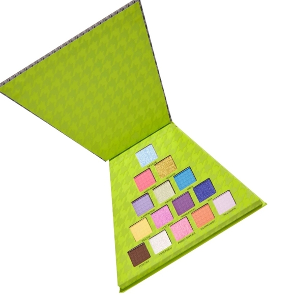 Emily In Paris Revolution City of Love Palette New - Picture 4 of 5